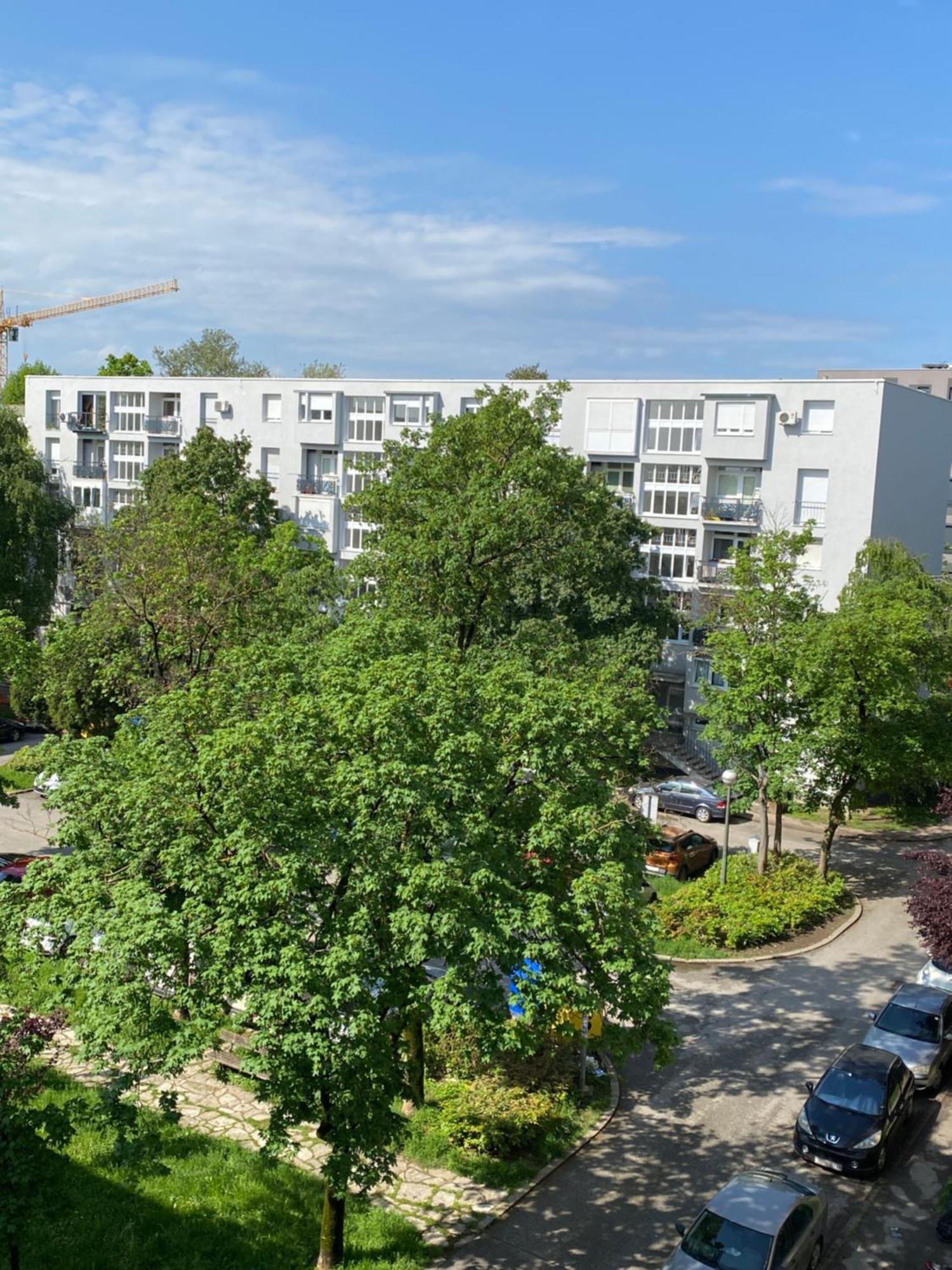 Colorful Urban Oasis Apartment ซาเกร็บ ภายนอก รูปภาพ